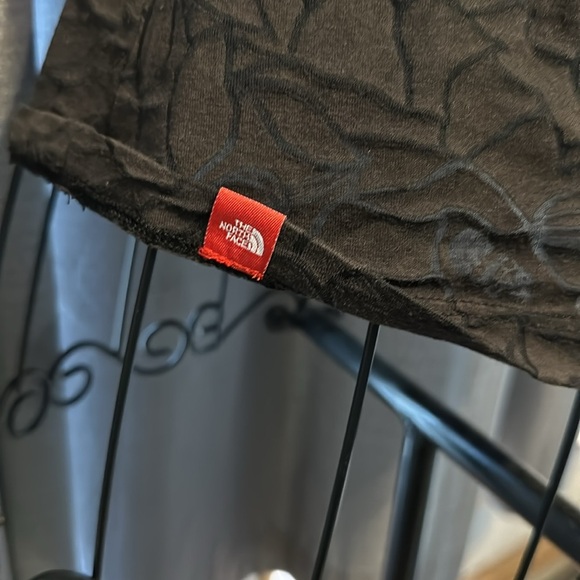 Women north face t-shirt​ - Picture 6 of 6